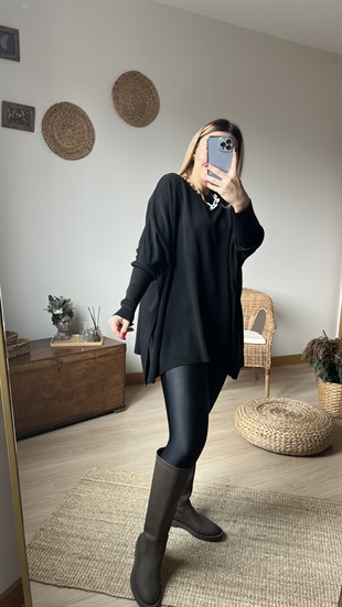 Yanları Yırtmaçlı Oversize Siyah Panço