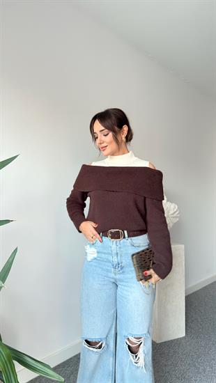 Kahve Madonna Yaka Triko Kazak