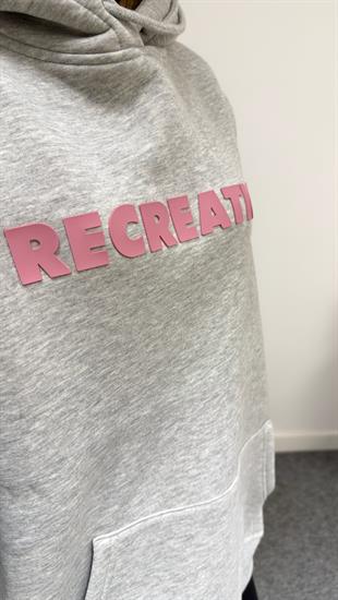 Gri Kabartma Yazı Detaylı Sweatshirt
