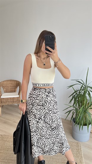 Lastiği Yazı Detaylı Ekru Crop