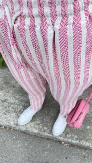 Pembe Şeritli Örme Pantolon