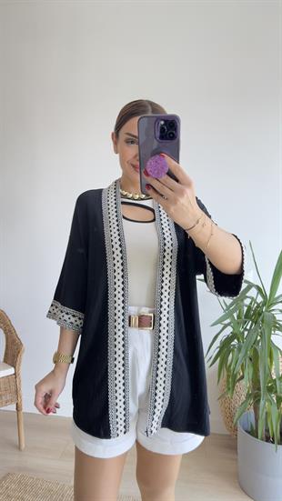 Mihra Şerit Detaylı Siyah Kimono