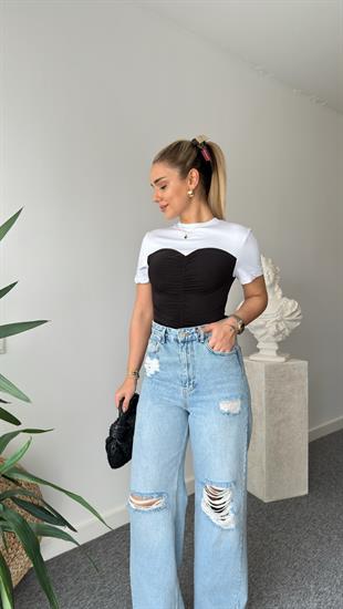 Büstiyer Detaylı Siyah Beyaz Bluz