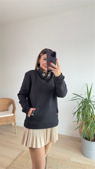 Yaka Ve Cep Taş Detaylı Siyah Sweat