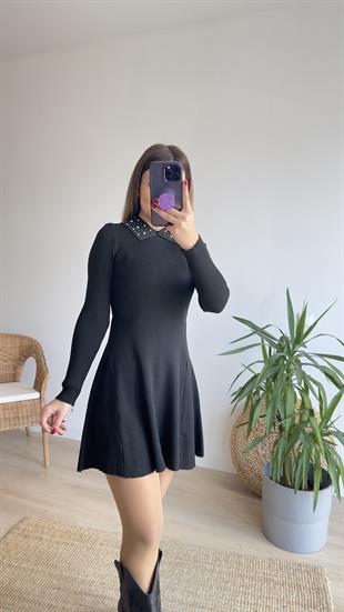 Yakası Çıkabilen Triko Elbise 