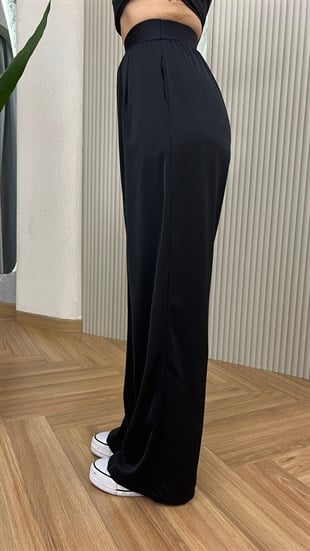 Lengsa Bel Etiket Detaylı Siyah Pantolon