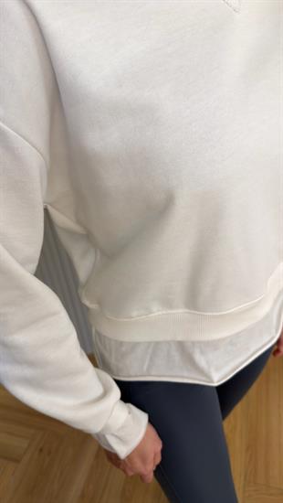 Tshirt Detaylı Beyaz Sweatshirt