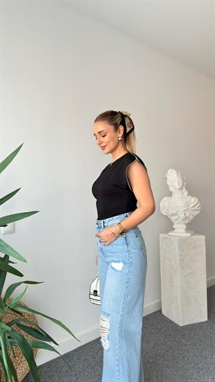 Siyah Kollar Fermuar Detaylı Tshirt