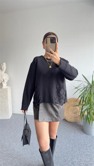 Marka Model Aplike Detay Siyah Sweat
