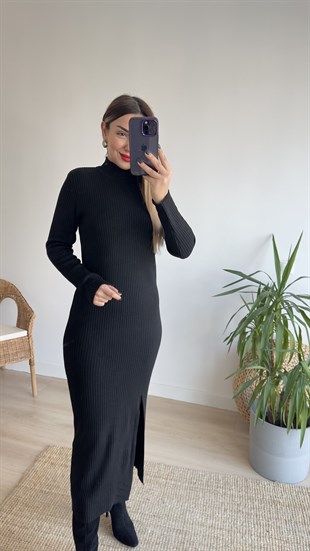 Yırtmaçlı Siyah Triko Elbise 