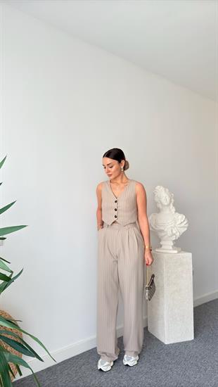 Sırt Pencere Detaylı Çizgili Yelek