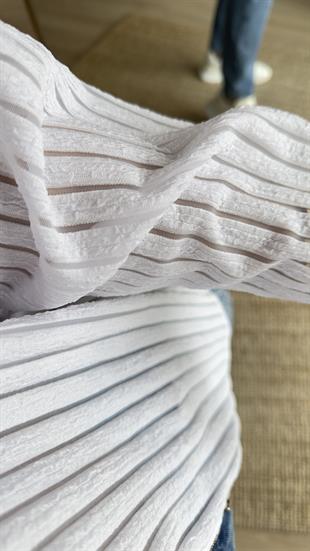 Fermuarlı Şerit Detay Beyaz Ceket