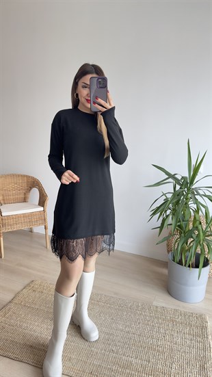 Eteği Dantel Detaylı Çilek Örme Elbise