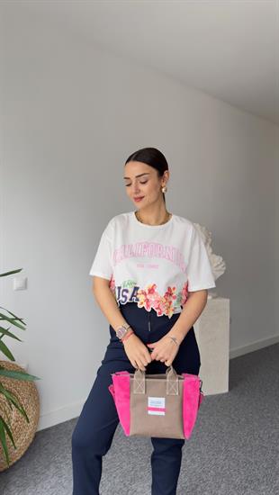 Altı Çiçek Nakışlı Beyaz Tshirt