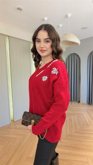 Kırmızı Taş Detaylı V Yaka Kazak