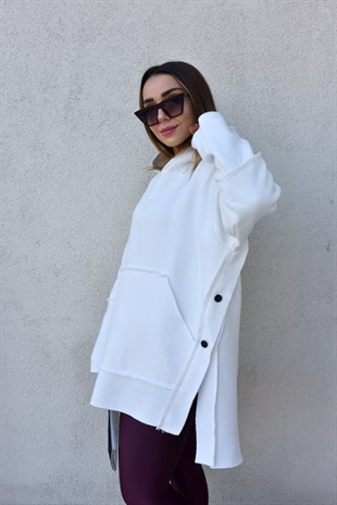 Düğme Detaylı Şardonlu Beyaz Sweat