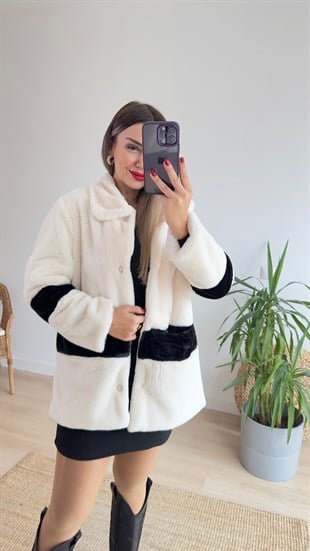 Siyah Şerit Detaylı Ekru Peluş Mont