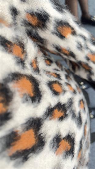 Boğazlı Leopar Desen Sakallı Kazak