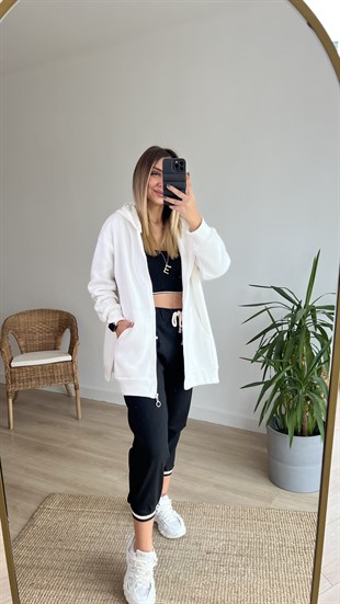 Şardonlu Yanları Yırtmaçlı Beyaz Sweatshirt
