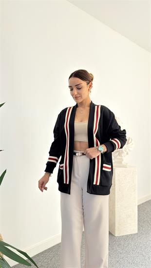 Siyah Linzy Kırmızı Şerit Detaylı Hırka