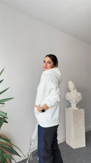 Beyaz Lisa Ayıcık İşlemeli Sweatshirt