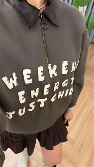 Kabartma Yazılı Kadife Yaka Sweatshirt