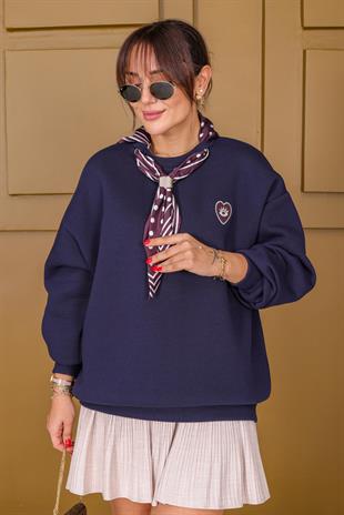 Kalp İşlemeli Fular Aksesuarlı Laci Sweatshirt