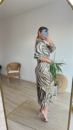 Yırtmaç Detaylı Zebra Desen Etek