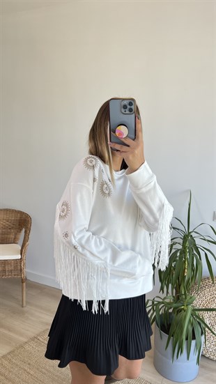 Sırtı Püskül Detaylı Beyaz Tasarım Sweat