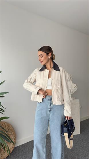 Astarı Desenli Önden Cepli Bej Trençkot