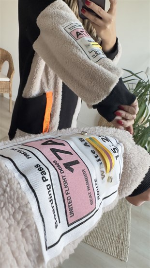 Peluş Detaylı Kapüşonlu Siyah  Sweatshirt