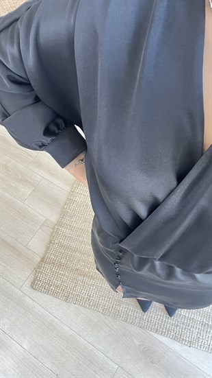 Orijinal Marka Yırtmaç Detaylı Saten Elbise 