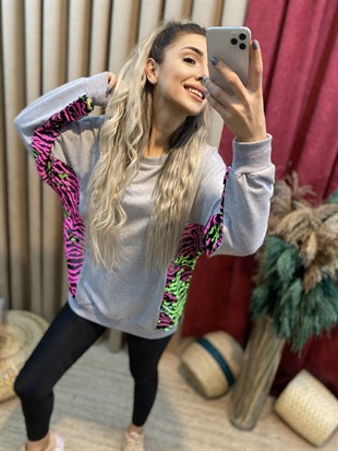 Gri Kolları Pullu Sweatshirt