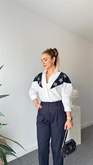Lacivert Yıldız Taş Detaylı Beyaz Gömlek