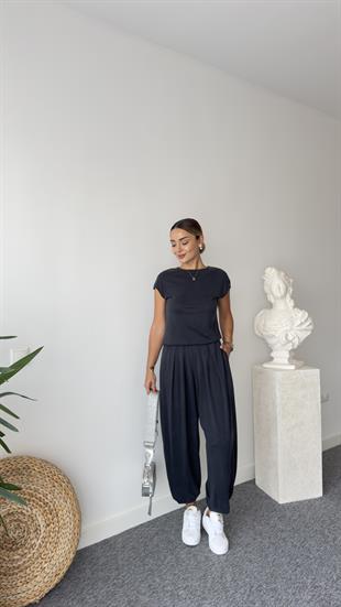 Sırt Pencere Detay Siyah Modal Tulum