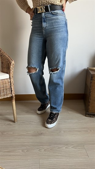  Yırtık Detaylı Jean