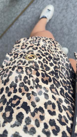 Kapaklı Leopar Desen Şort