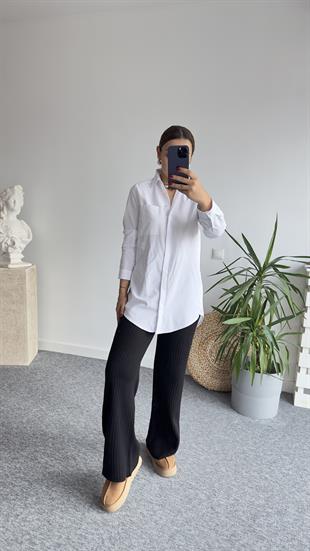 Cepli Beyaz Basic Gömlek