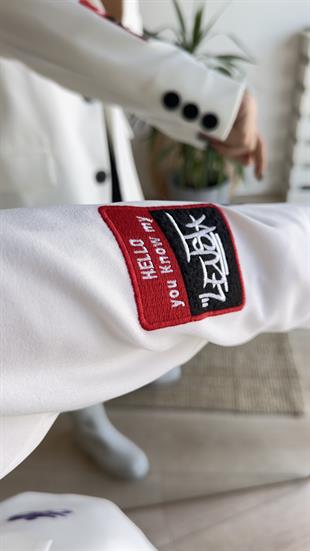 Oversize İşlemeli Beyaz Ceket
