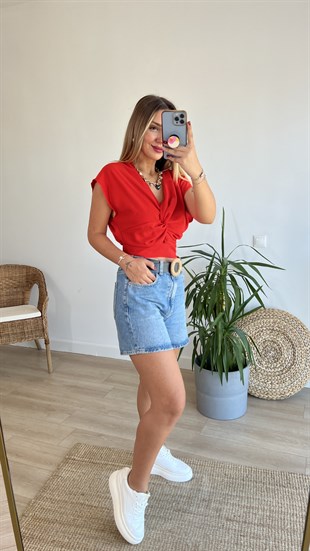 Düğüm Detaylı Kırmızı Bluz 