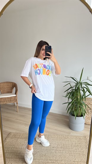 Beyaz Kabartma Yazı Detaylı Basic Tshirt