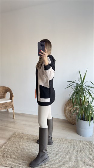 Peluş Detaylı Kapüşonlu Siyah  Sweatshirt