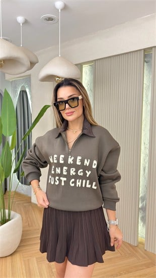 Kabartma Yazılı Kadife Yaka Sweatshirt