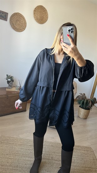 Fisto Detaylı Trençkot