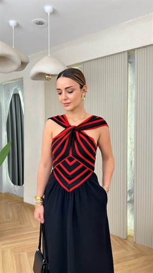 Kırmızı Çapraz Detaylı Triko Garnili Elbise