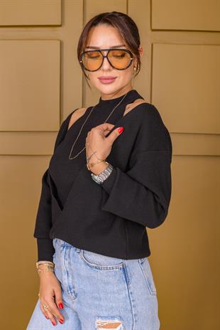 Siyah İçi Atletli V Yaka Triko Takım