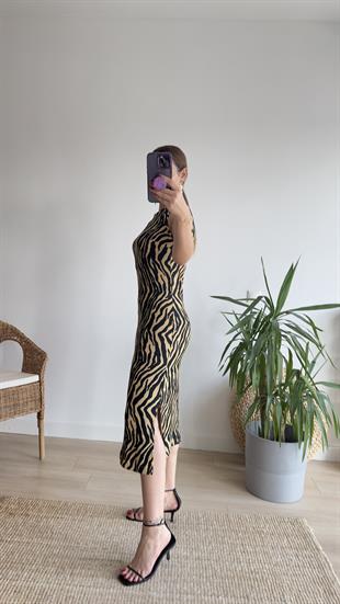 Bej Zebra Desen Yırtmaçlı Elbise