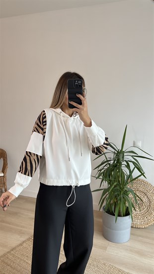 Kolları Zebra Detaylı Sweatshirt