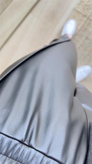 Önden Dikişli Siyah Deri Pantolon
