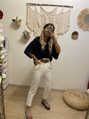 Parça Detaylı Siyah Bluz